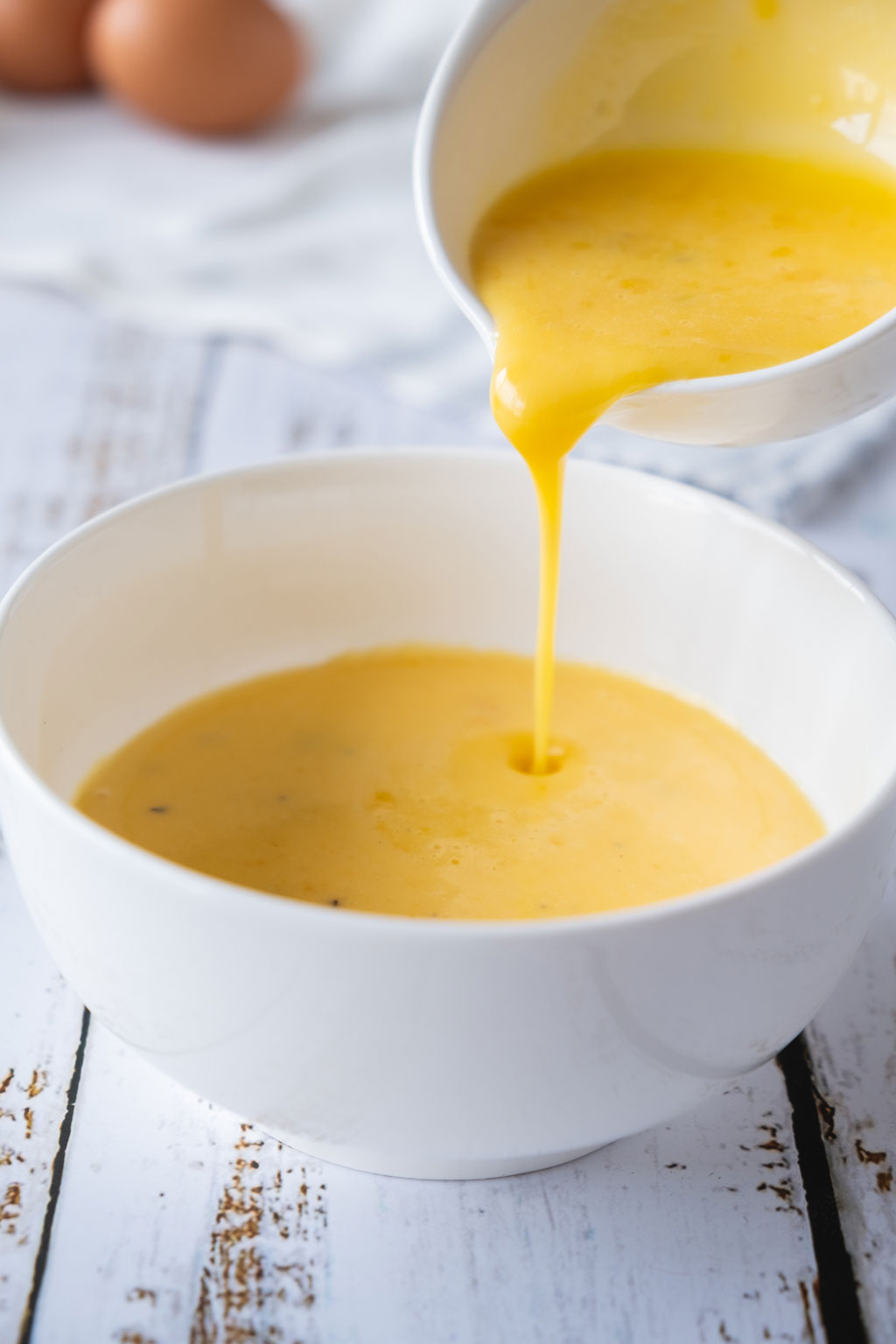 Quick and Easy Classic Hollandaise Sauce