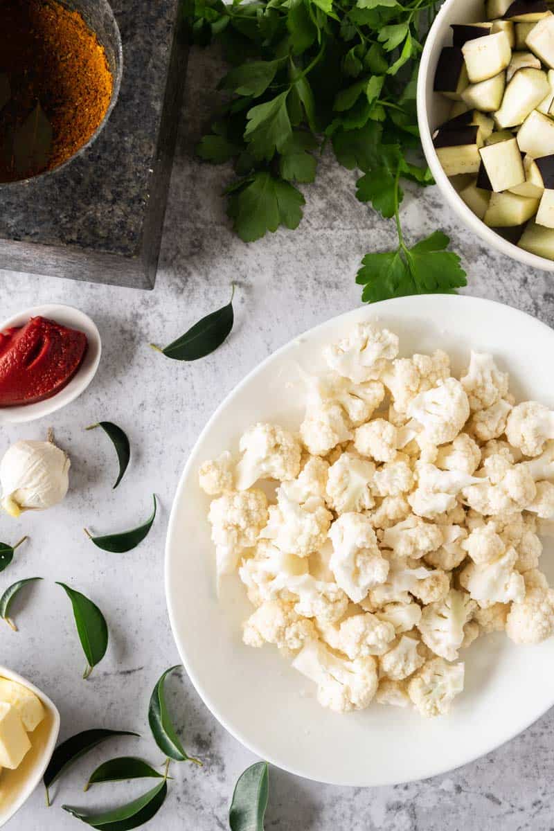 Vadouvan Cauliflower ingredients.