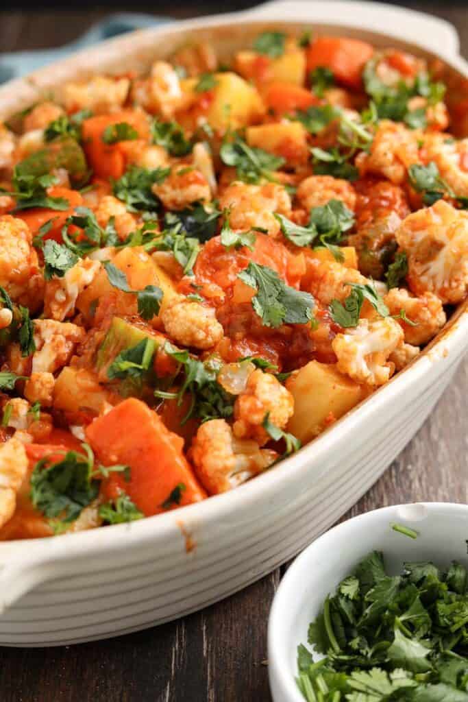 jain-daal-baati-churma-gatte-ki-sabzi-gatta-rice-pure-veg-hindi