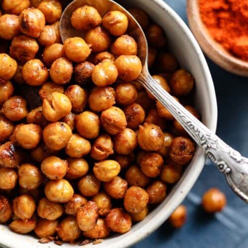 spicy crispy chickpeas in a bowl