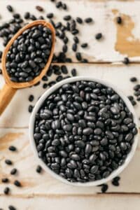 Black Beans vs Pinto Beans: What's The Difference?